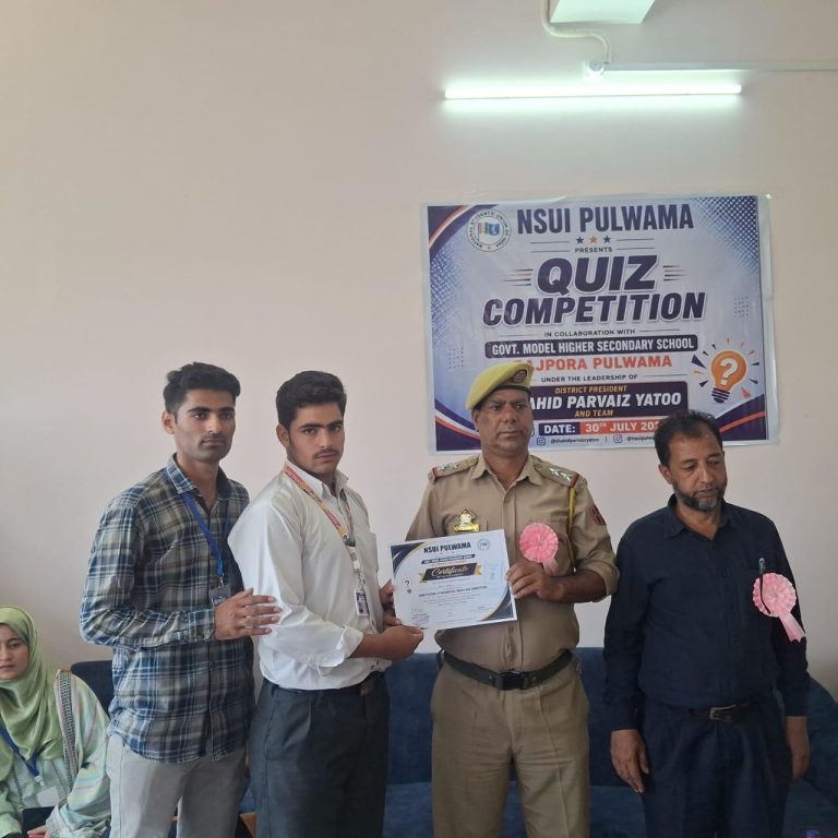 NSUI Pulwama Organises Constitution, Fundamental Rights Quiz